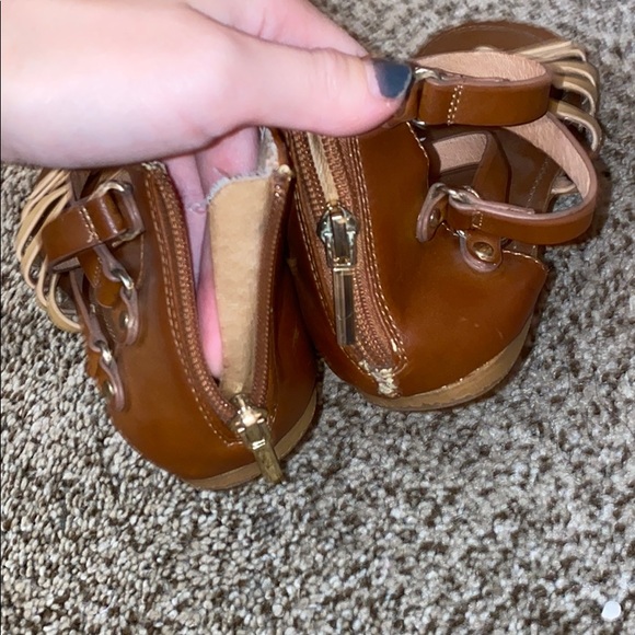 Sandals - Picture 2 of 4